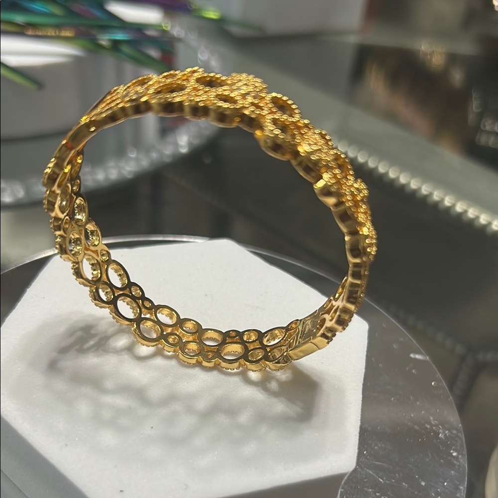 Elegant Gold Bracelet